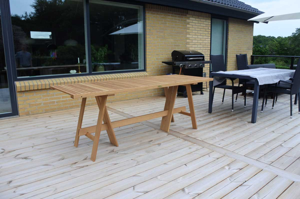 oak-table-roll-and-stow-1607